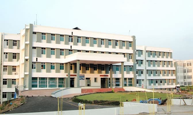 MES Medical College and Hospital Malappuram Campus Building photo 3